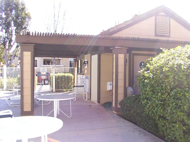 Building Photo - 8540 Summerdale Rd