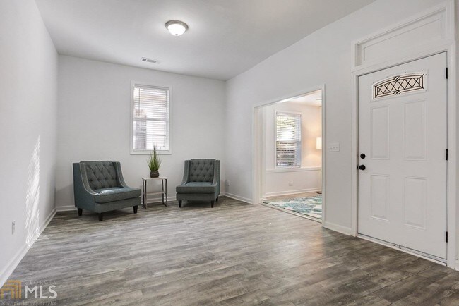 Foto del edificio - 741 Dill Ave SW