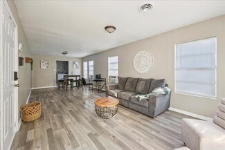 Building Photo - 1010 West Dr