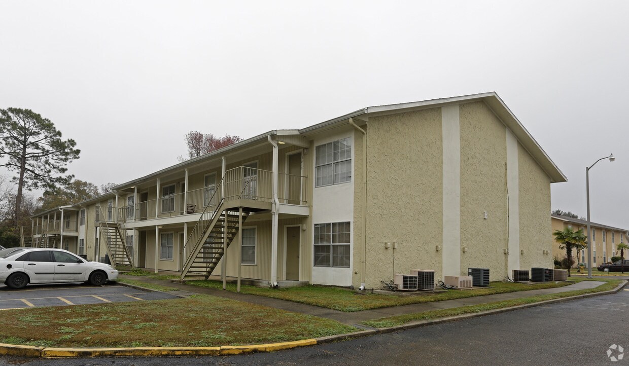 Foto principal - Acadian Manor