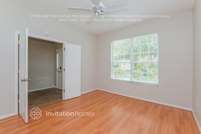Building Photo - 5706 Hawklake Rd