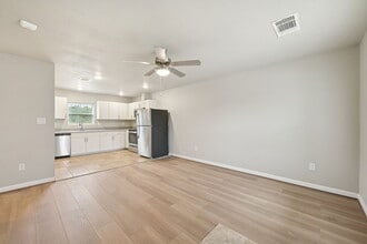 Building Photo - Creekside Haven