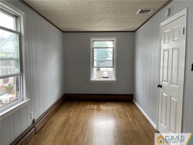 Building Photo - 15 Brookside Ave