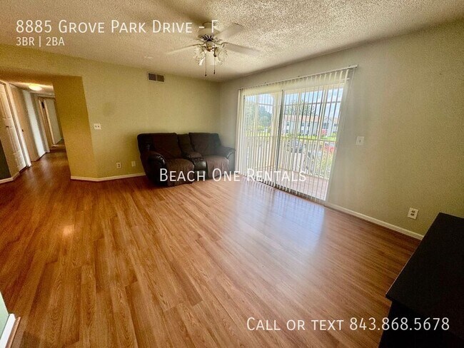 Foto del edificio - 8885 Grove Park Dr