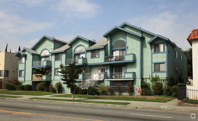 Building Photo - 1546 Bundy Drive