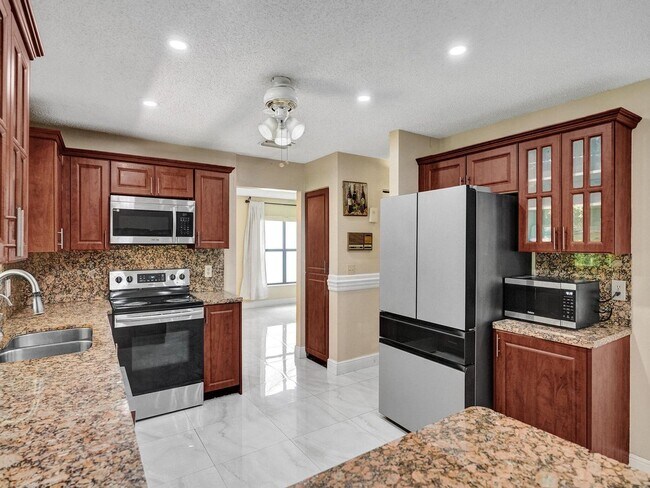 Building Photo - 9610 Dunhill Dr