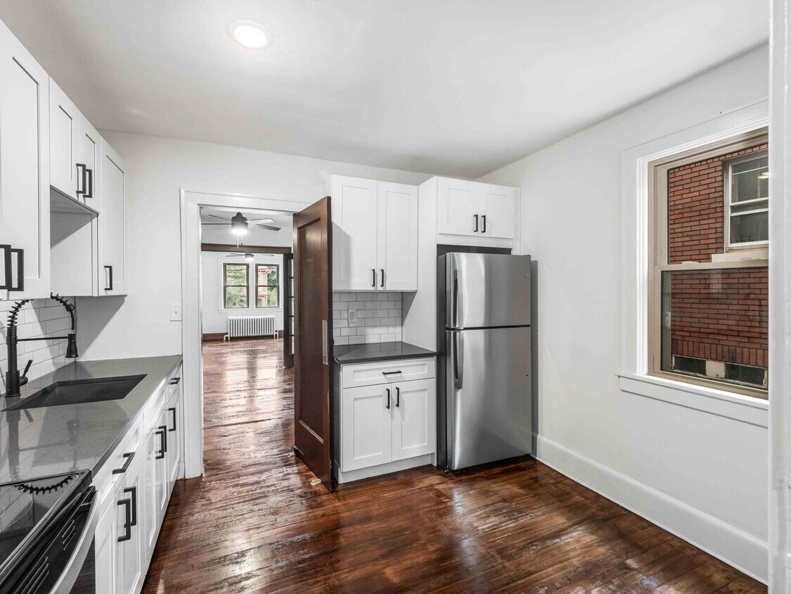Foto principal - AVAILABLE OCT 1ST! FULLY RENOVATED 1-BEDRO...