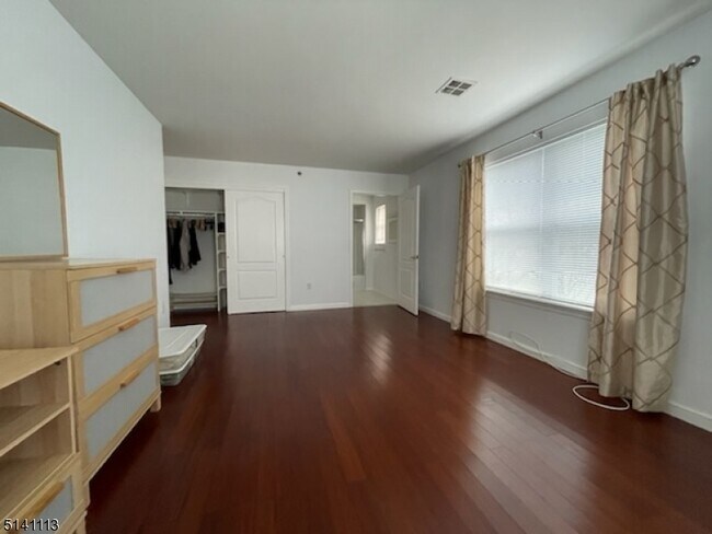 Building Photo - 901 Stuyvesant Ave