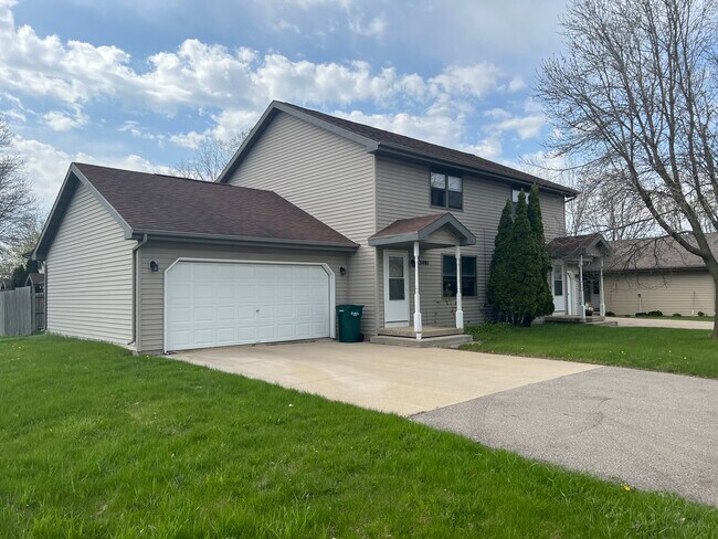 Foto del edificio - 3401 N Gillett St