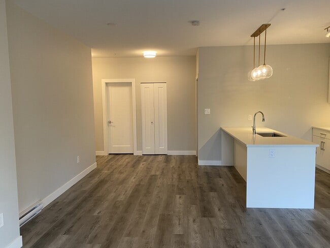 Building Photo - 20 Barsby Ave