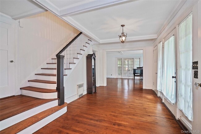 Building Photo - 134 Pelhamdale Ave