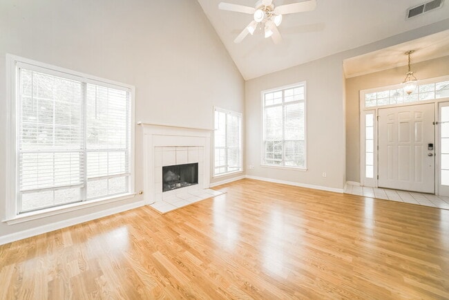 Building Photo - 23 Woodmere