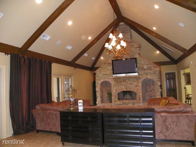 Building Photo - 3111 SW Warberry Ave