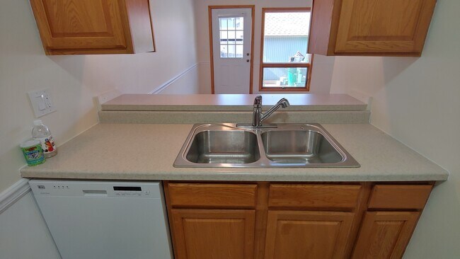 Building Photo - 563 Chard Ct