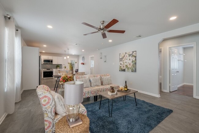 Building Photo - Charming Orchard Acres Home