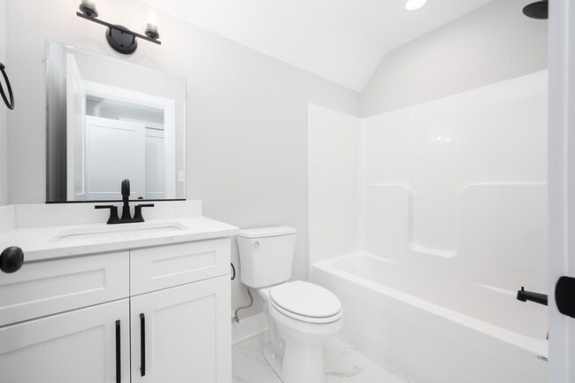 Building Photo - 106 Lincolns Way