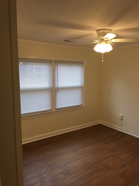 Building Photo - 5634 Flanders Ave