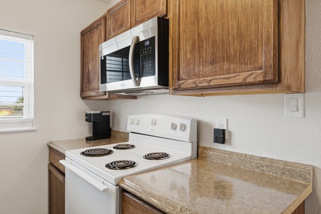 Building Photo - 4705 Shadylane Dr