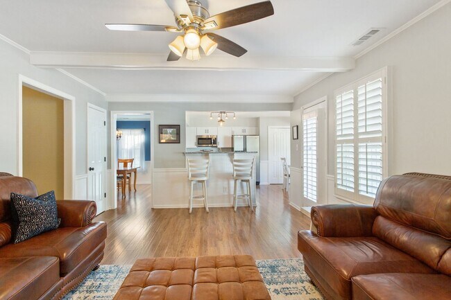 Building Photo - 4 Bedroom Single Family Home in Castleton ...