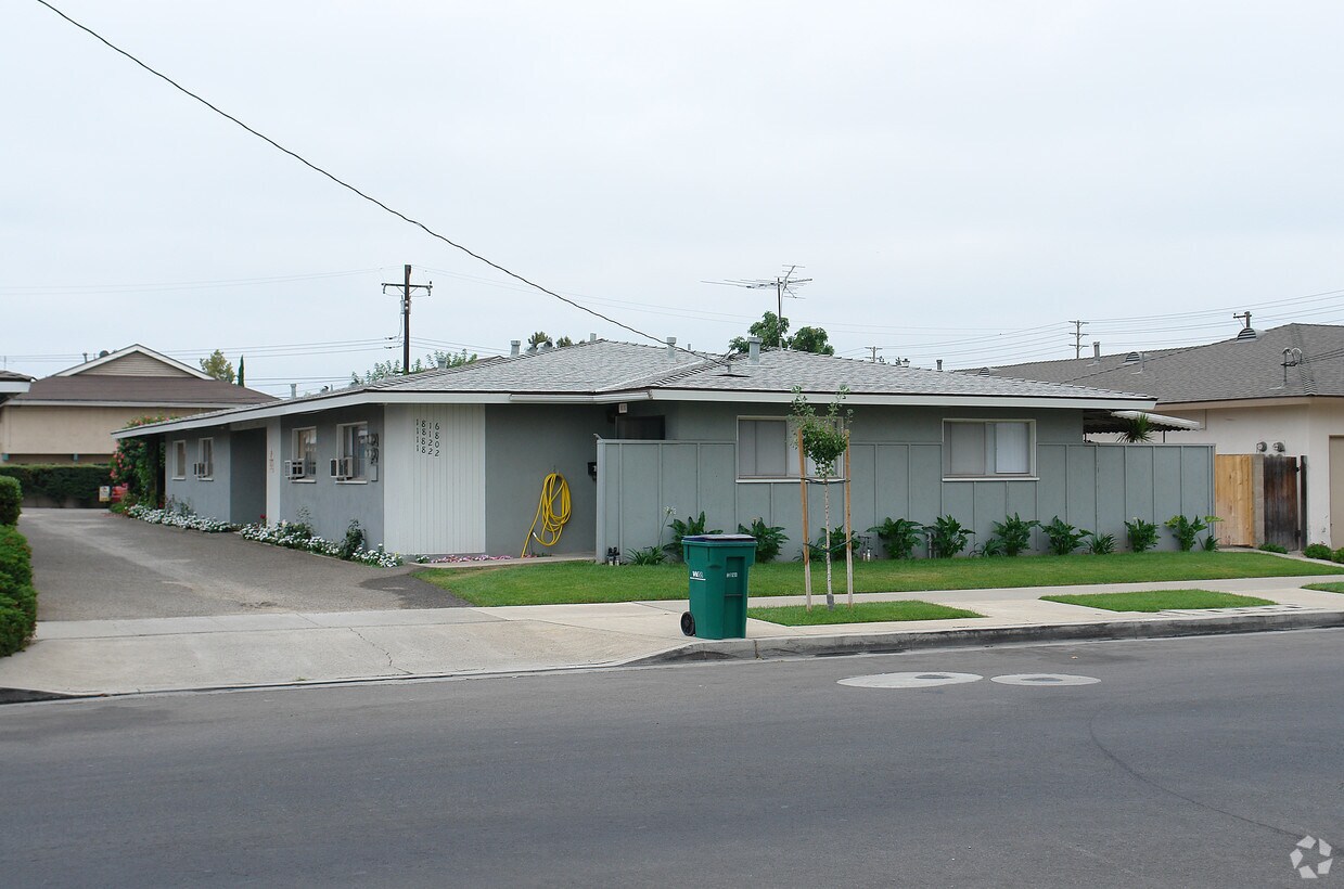 Primary Photo - 1822 E Palmyra Ave