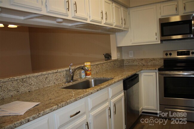 Foto del edificio - 19839 Henderson Rd