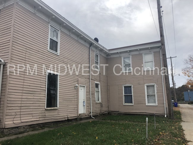 Building Photo - German Village Apartment in Four Family!