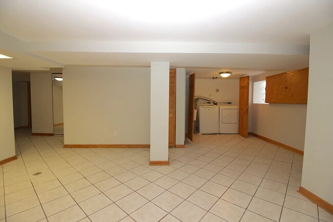 Building Photo - Spacious 3-Bedroom, 2-Bathroom Duplex in Avondale