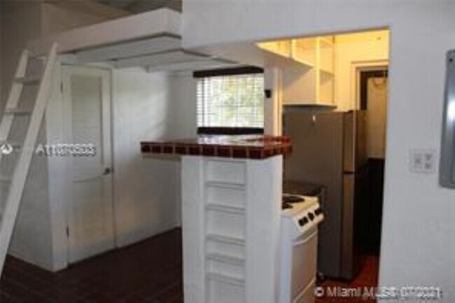 Building Photo - 1301 Milan Ave