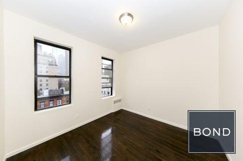 Primary Photo - 1382 1st Ave