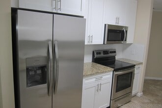 Building Photo - 1517 Woodbridge Lakes Cir