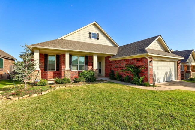 Building Photo - Desirable Home In Valencia Park!