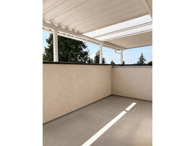 Photo du bâtiment - 8232 Nechako Dr