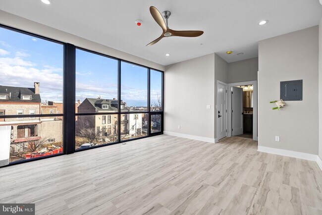 Foto del edificio - 400 S Conkling St