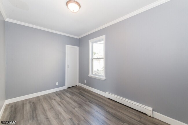 Building Photo - 57 Struyk Ave