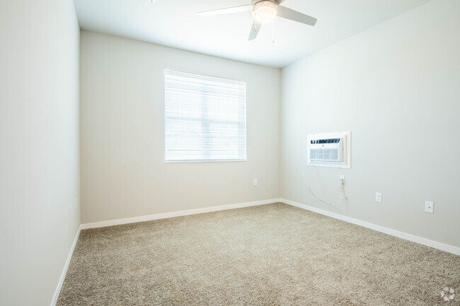 3BR, 2BA - 1271SF - Taylor Pointe Apartments