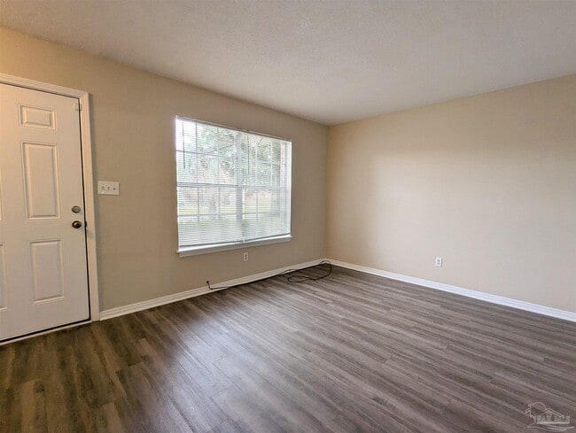 Foto del edificio - 6220 Lanier Dr