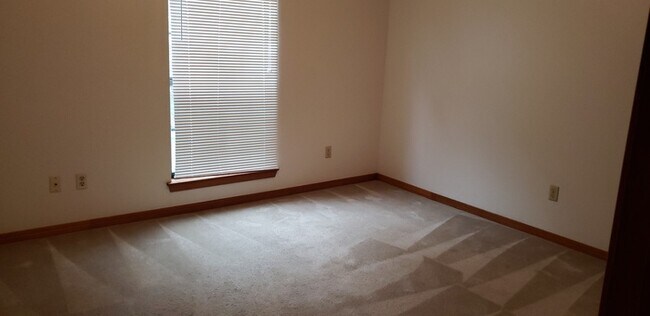 Foto del edificio - 5172 Choctaw Ave