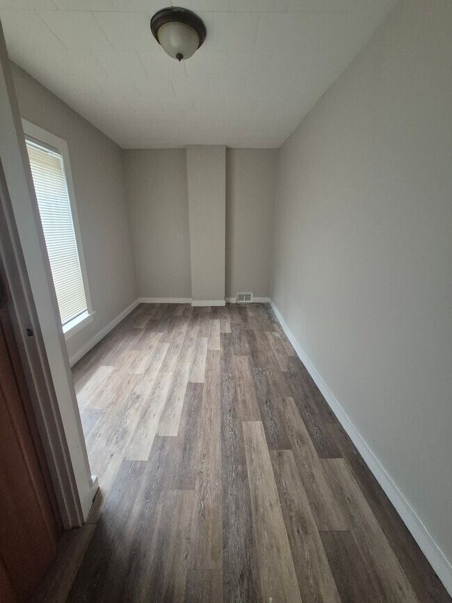 Foto del edificio - 4 Bedroom 2 Bath Single Family House!