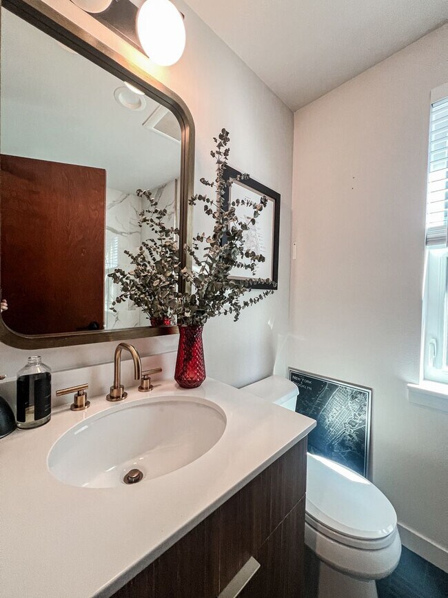 Foto del edificio - 3bd/2ba Seattle Townhome