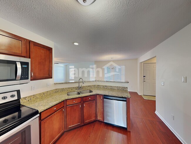 Foto del edificio - 1961 Creekview Dr