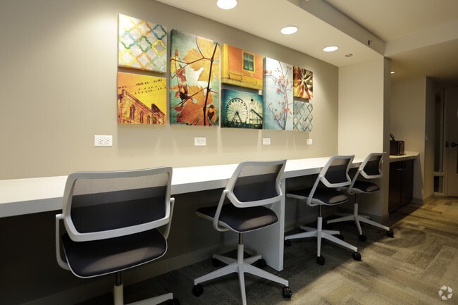 Interior Photo - Evanston Place