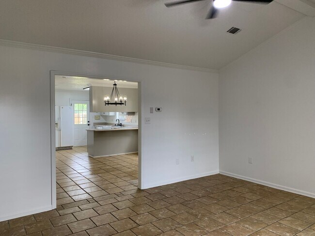 Foto del edificio - Beautiful newly remodeled 3 bed 2 bath home