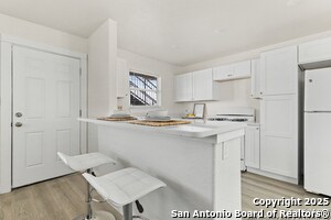 Foto del edificio - 3409 Commercial Ave