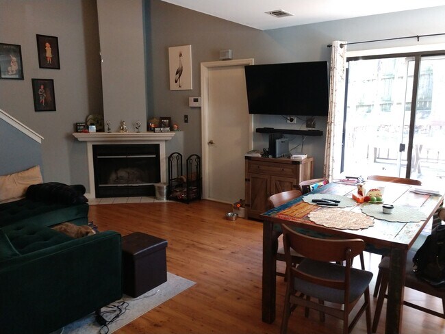 Building Photo - 2787 Beechwood