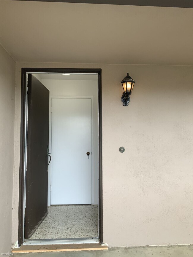 Building Photo - 3 br, 1 bath House - 356 Tognazzini Avenue...