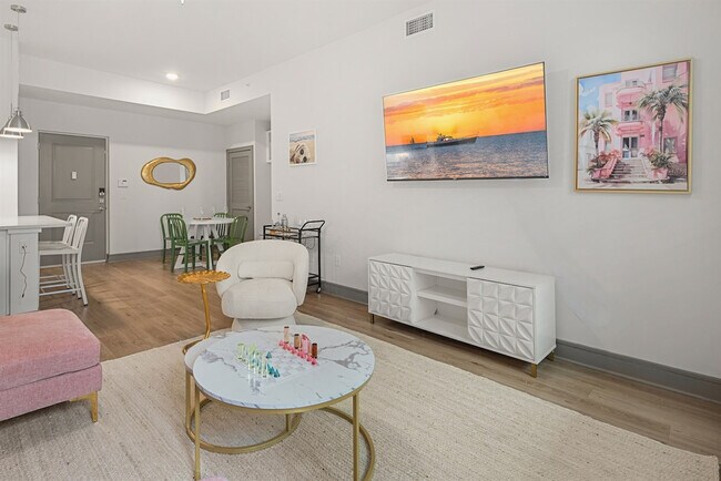 Foto del edificio - 8936 Williams Cir