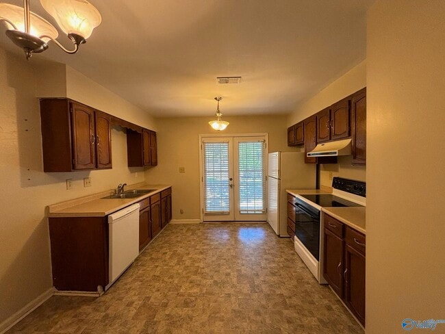 Foto del edificio - 2716 Wynterhall Rd SE