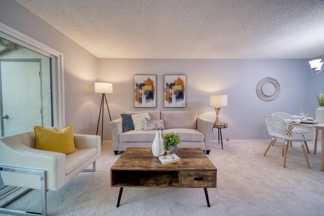 Living room - 1178 N Abbott Ave