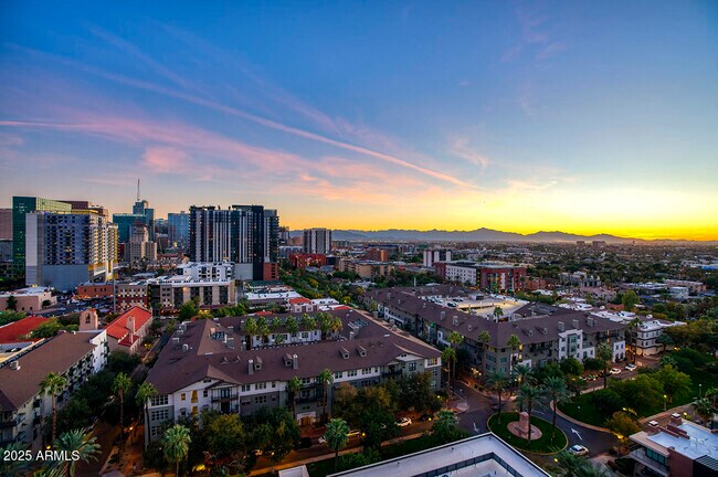 Foto del edificio - 200 W Portland St