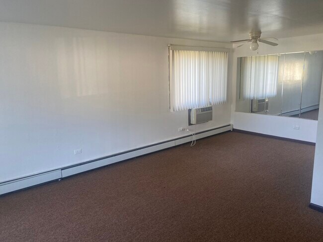 Building Photo - 18240 Ravisloe Terrace